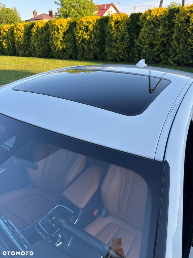 BMW Seria 3 330i xDrive Sport Line - 8