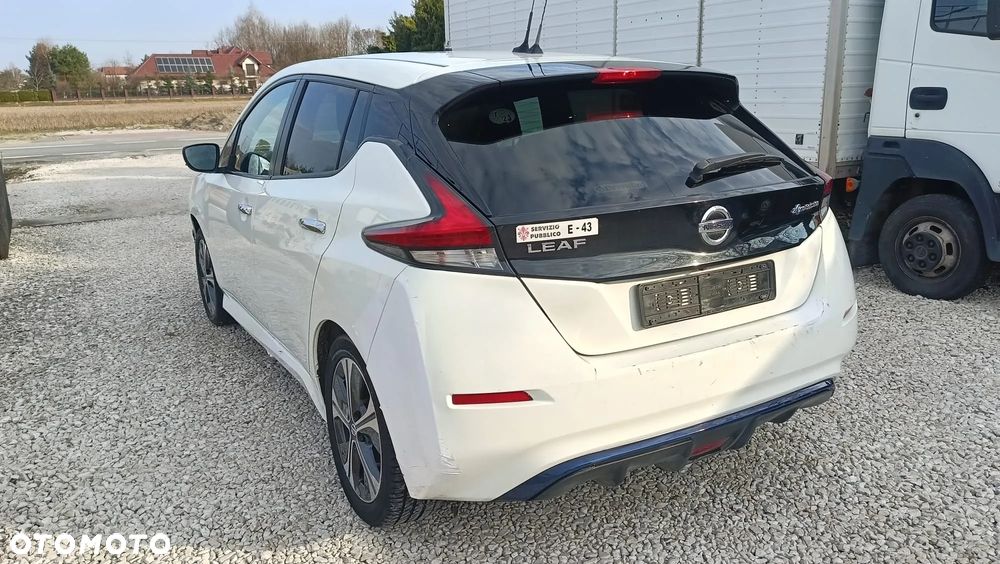 Nissan Leaf - 4