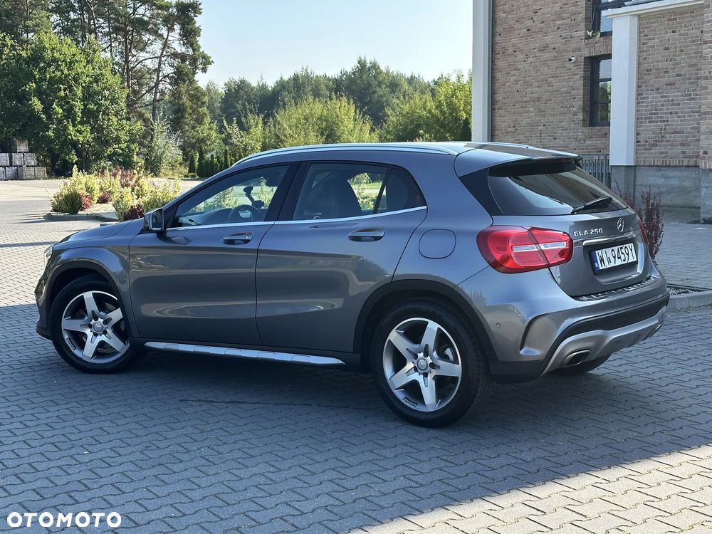 Mercedes-Benz GLA 250 7G-DCT - 15