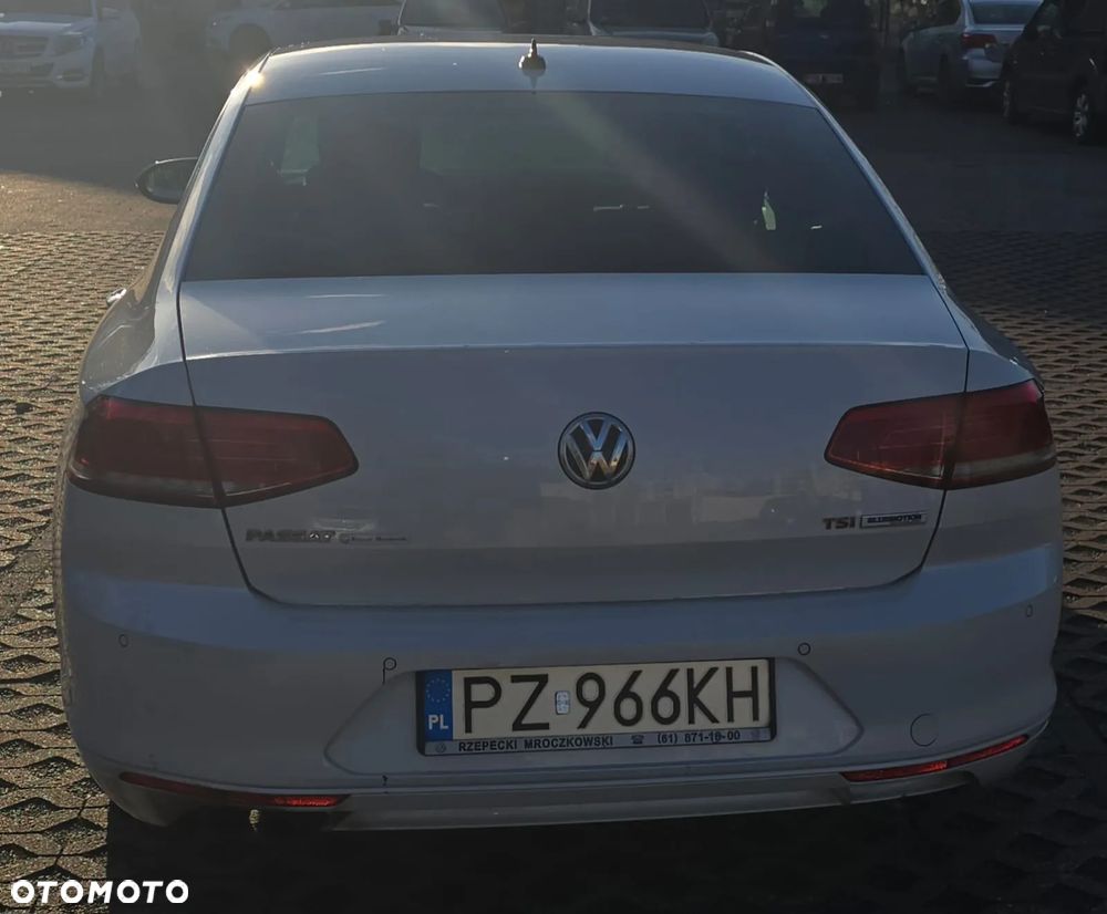 Volkswagen Passat 1.8 TSI BMT Comfortline - 12