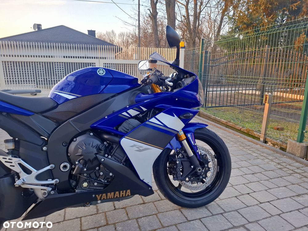 Yamaha R1 - 3