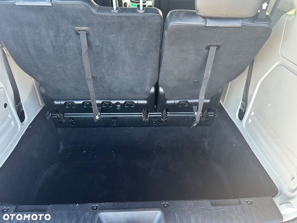 Chrysler Town & Country 3.6 Touring - 16