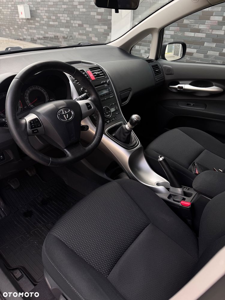 Toyota Auris - 16