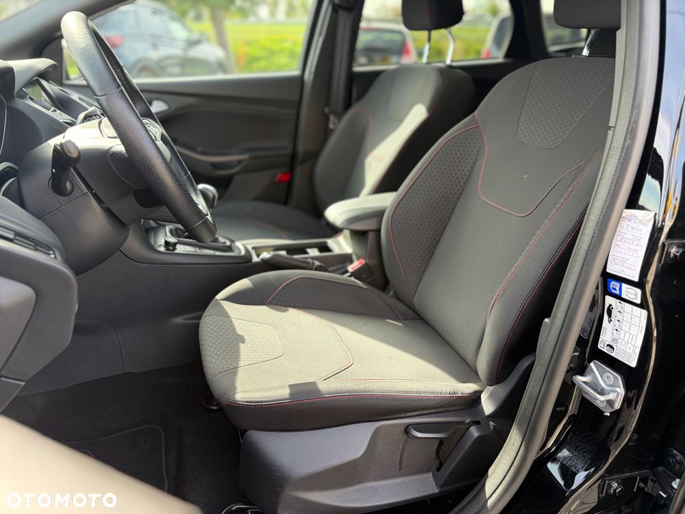 Ford Focus 1.0 EcoBoost Start-Stopp-System ST-LINE DESIGN - 14