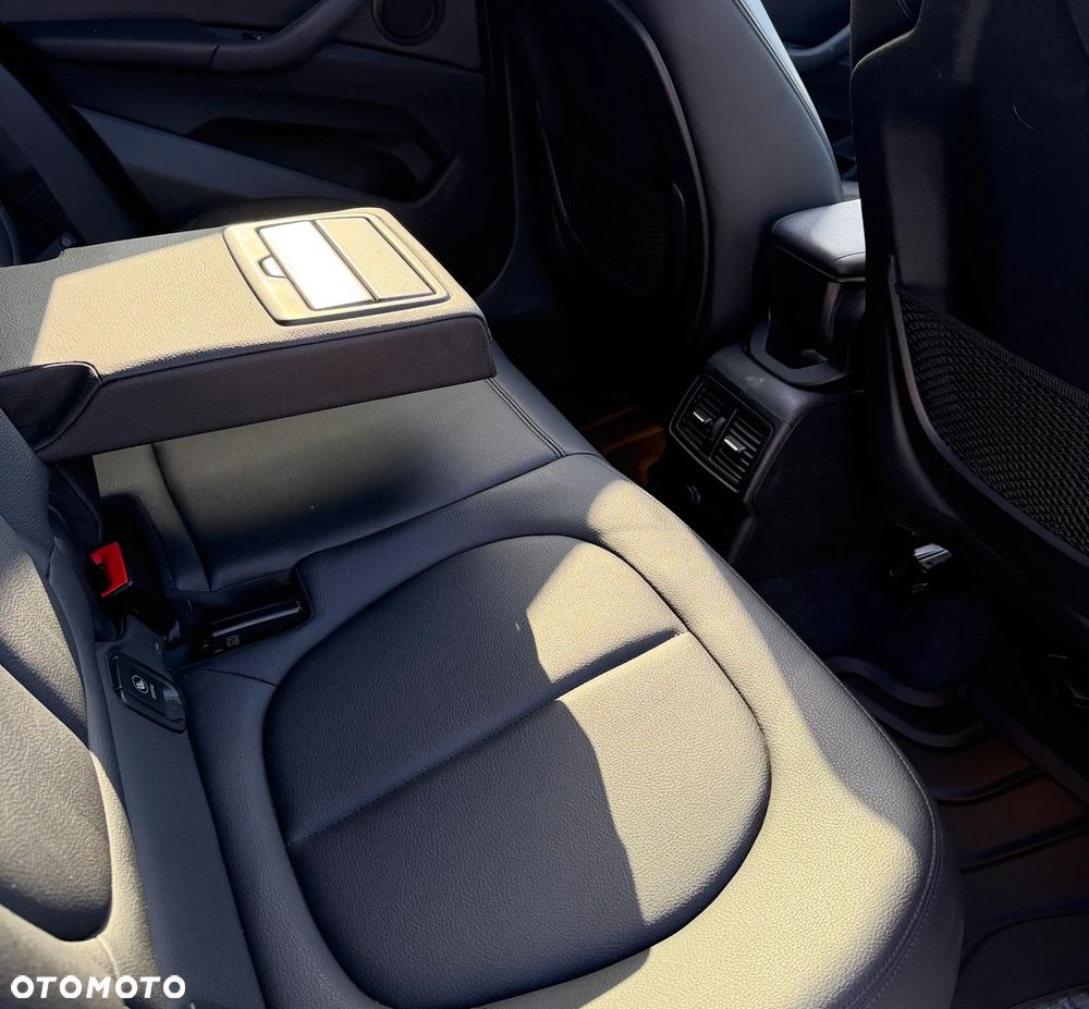 BMW X1 xDrive25i xLine - 15