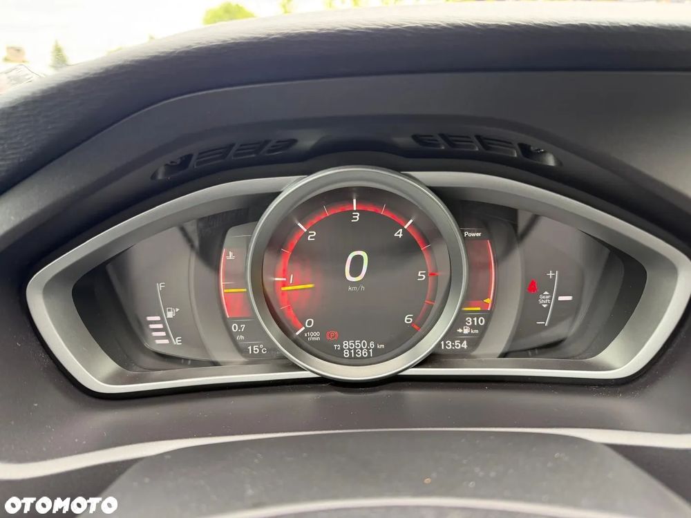 Volvo V40 D2 Drive-E SCR R-Design Momentum - 9