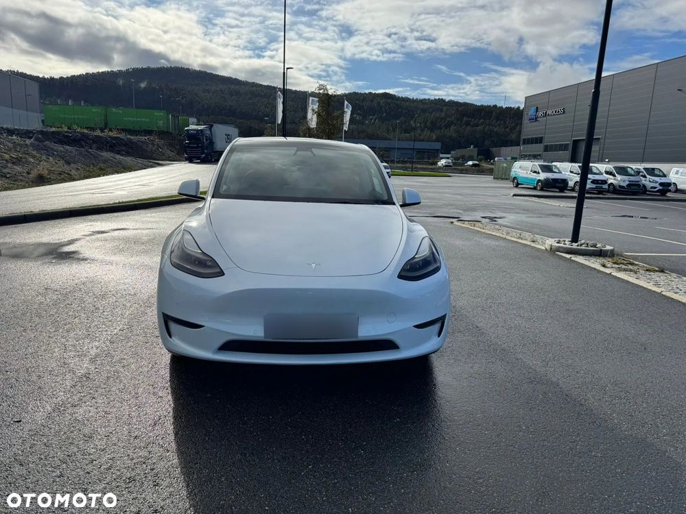 Tesla Y Model Long Range Dual Motor AWD - 3