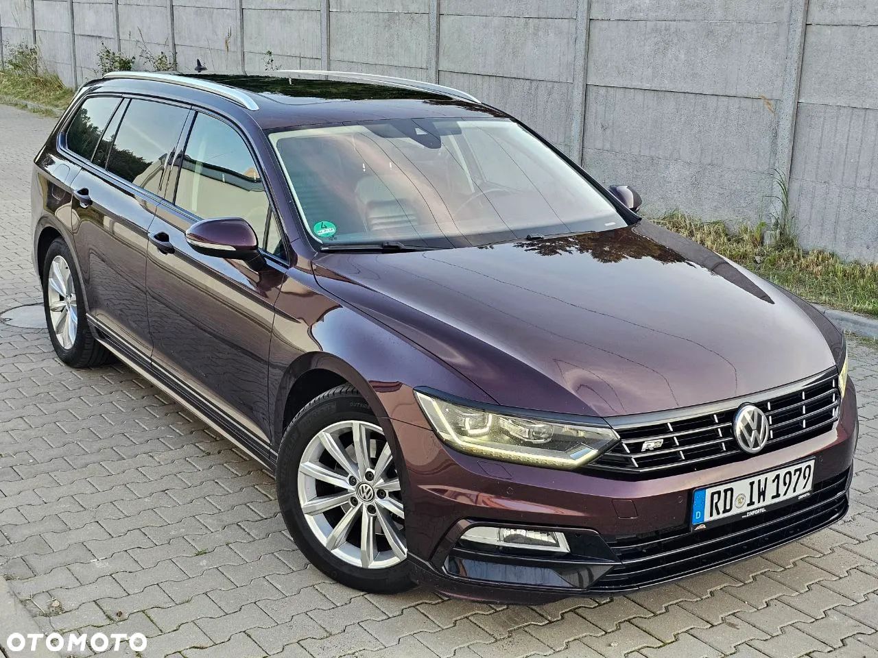 Volkswagen Passat - 1