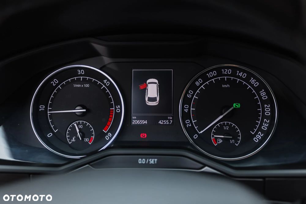 Skoda Superb 2.0 TDI 4x4 Ambition DSG - 33