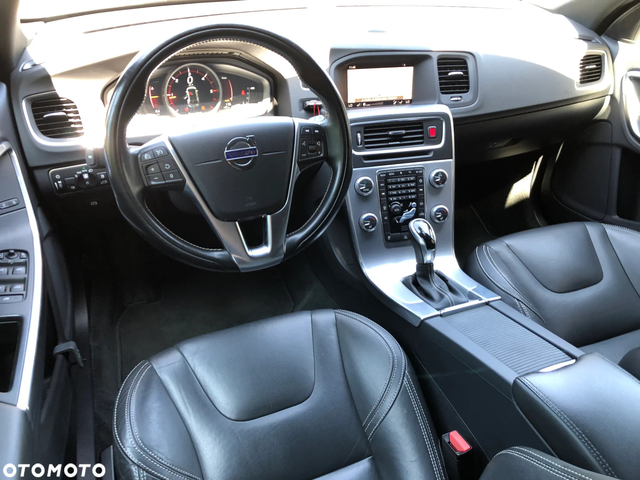 Volvo V60 D4 Drive-E Dynamic Edition (Momentum) - 19