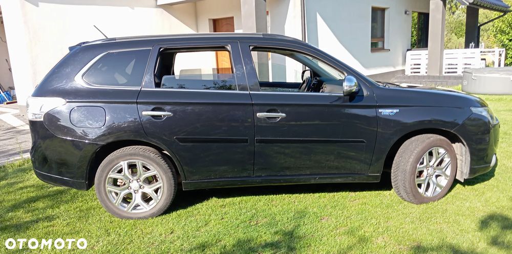 Mitsubishi Outlander - 13