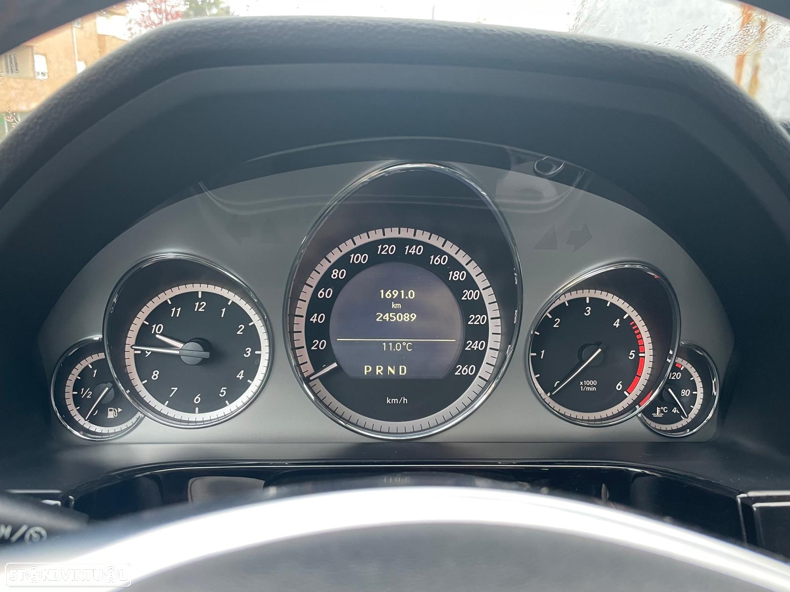 Mercedes-Benz E 250 CDi Avantgarde BlueEfficiency Auto. - 23