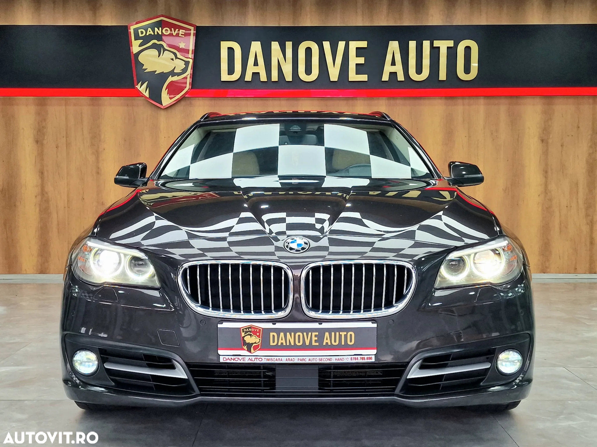 BMW Seria 5 520d Touring Aut. Luxury Line - 2