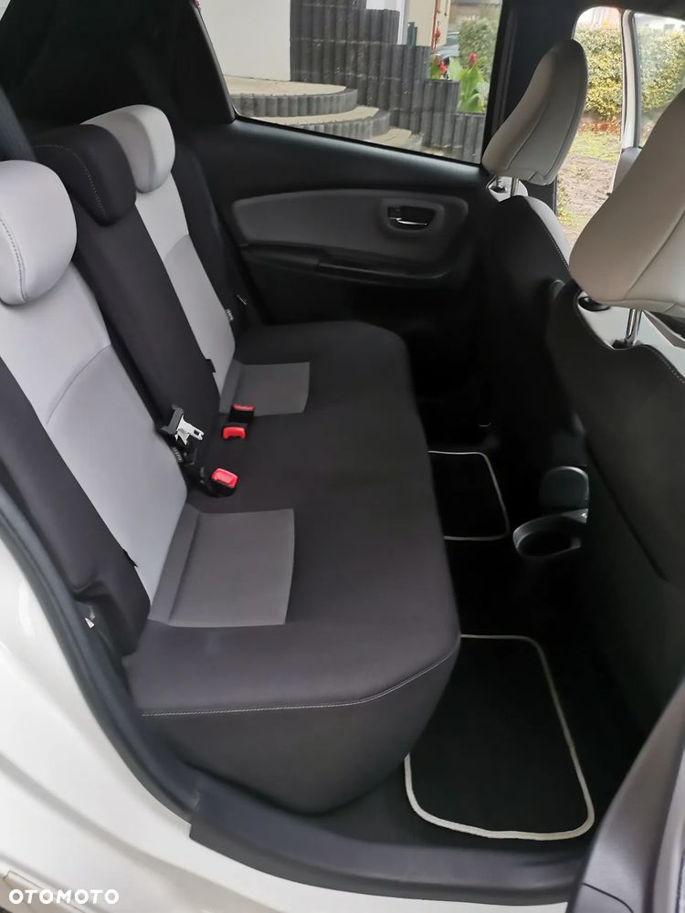Toyota Yaris 1.33 Premium - 8