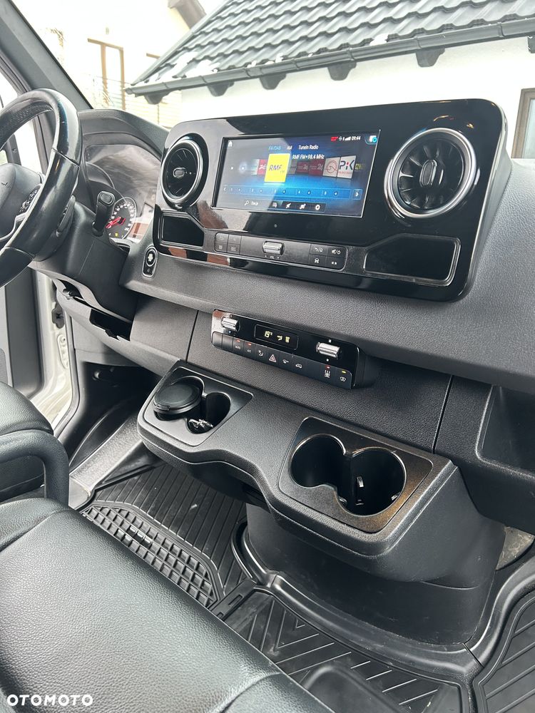 Mercedes-Benz SPRINTER - 11