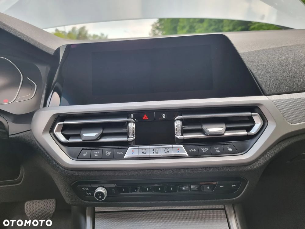 BMW Seria 3 320d Edition Luxury Line Purity - 21