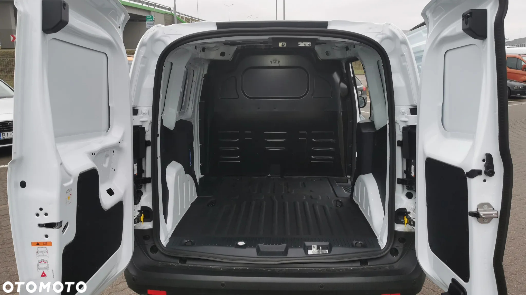 Ford TRANSIT COURIER - 10
