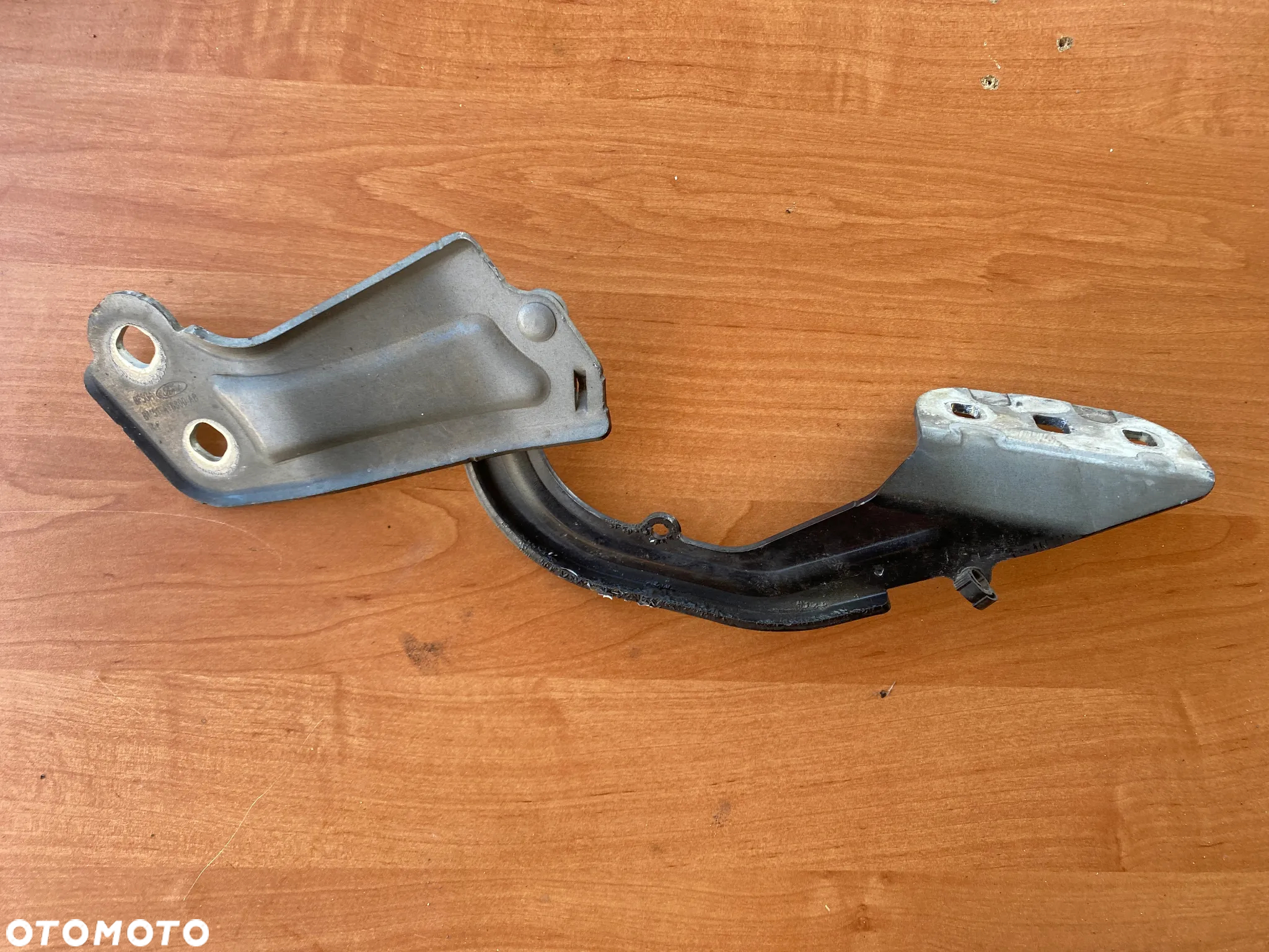 ZAWIAS MASKI PRZÓD PRAWY FORD FOCUS MK3 BM51A16800AB - 2