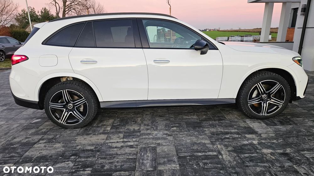 Mercedes-Benz GLC 300 4Matic 9G-TRONIC AMG Line Advanced - 4