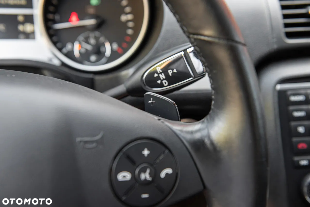 Mercedes-Benz Klasa R 320 CDI L 4Matic 7G-TRONIC Travel Edition - 20