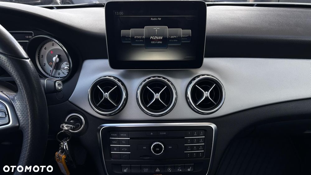 Mercedes-Benz GLA - 18