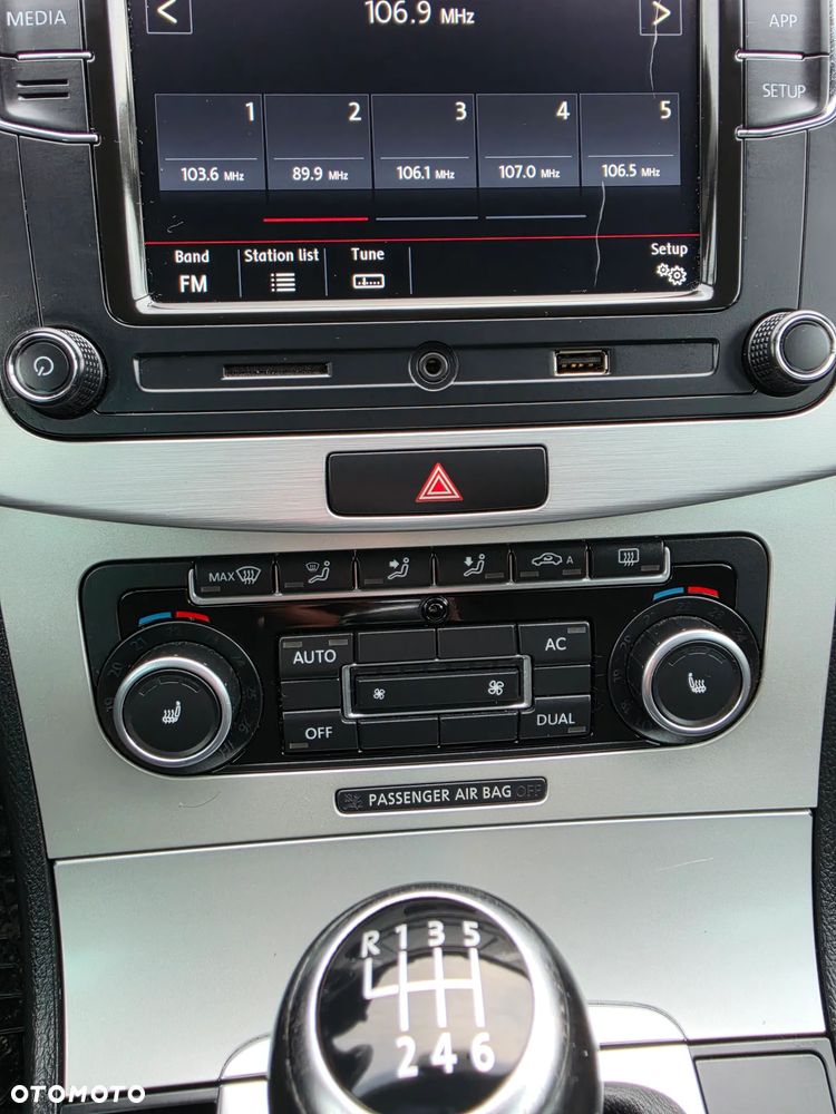 Volkswagen Passat - 16