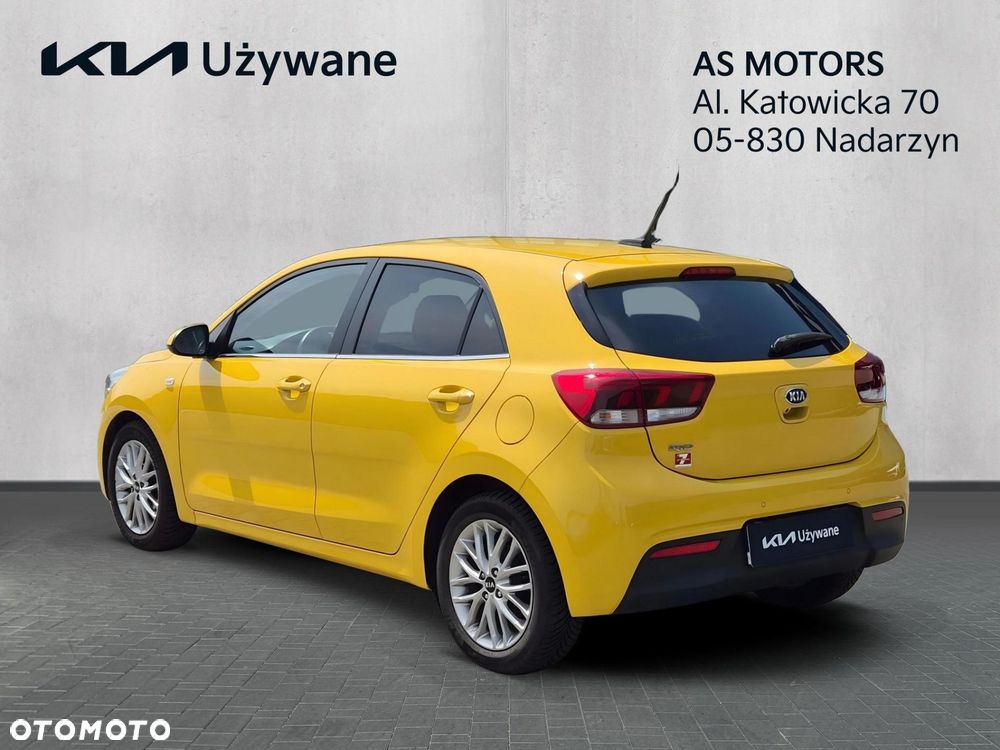 Kia Rio 1.4 L - 4