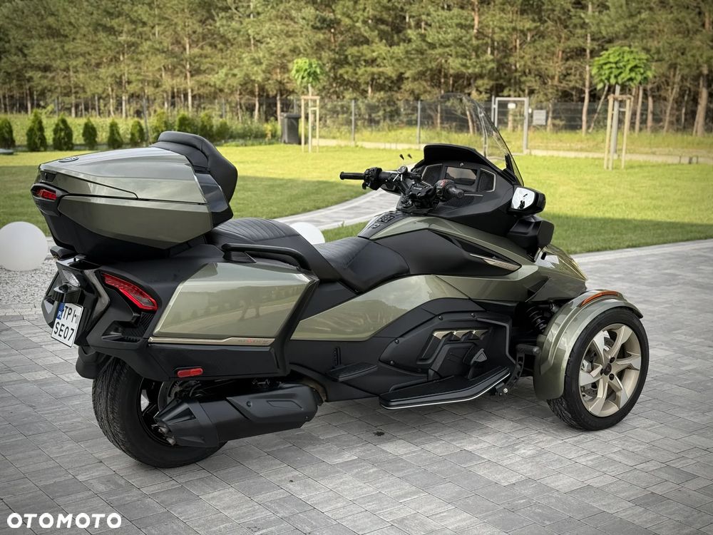 Can-Am Spyder - 9