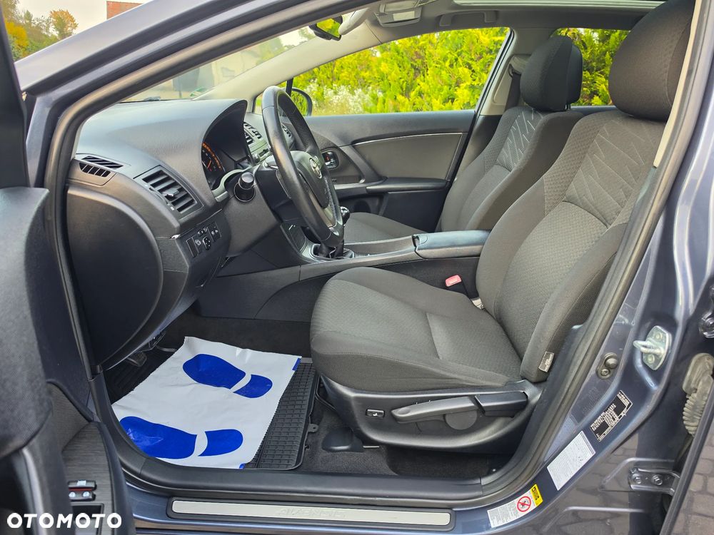 Toyota Avensis 2.0 Executive - 23