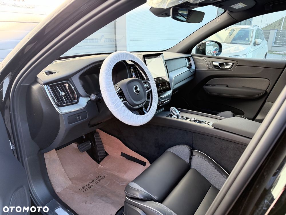 Volvo XC 60 B5 B AWD Plus Black Edition - 12