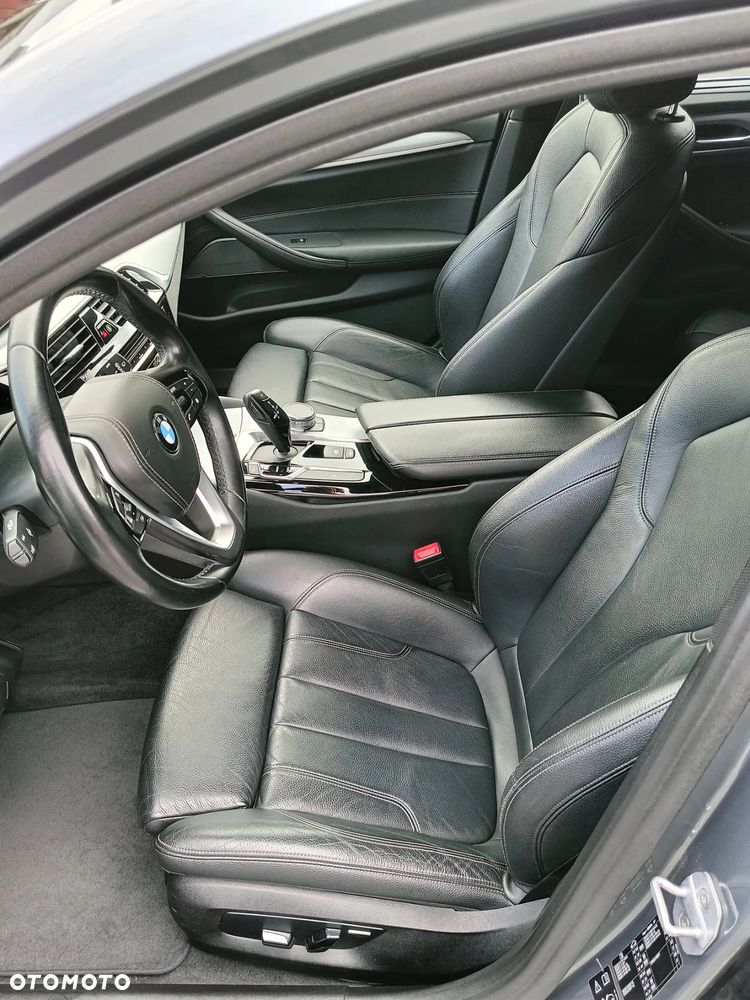 BMW Seria 5 520d Luxury Line - 10