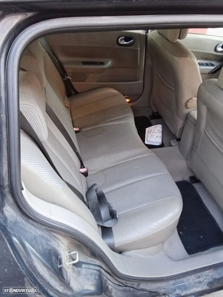 Renault Mégane 1.5 dCi Confort - 4