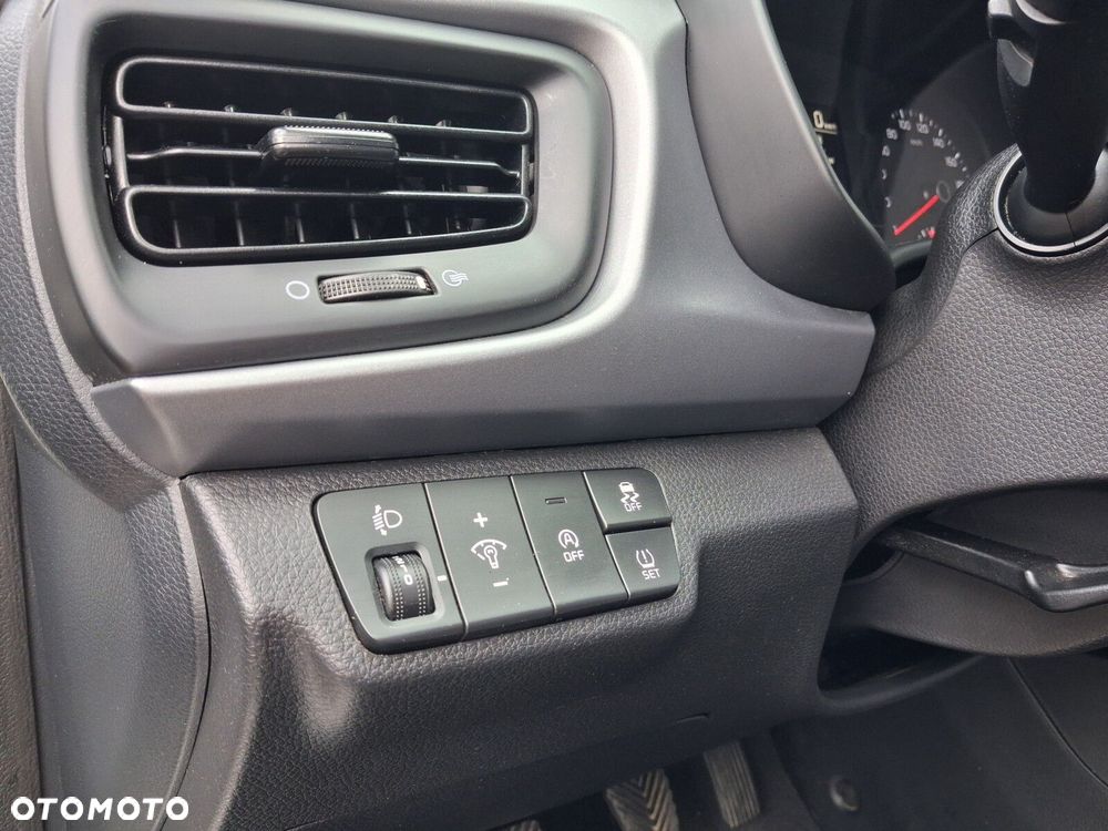 Kia Rio - 22