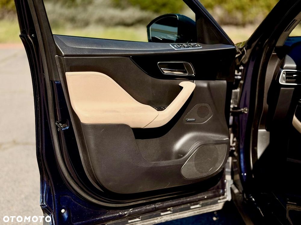 Jaguar F-Pace 2.0 i4P AWD R-Sport - 19