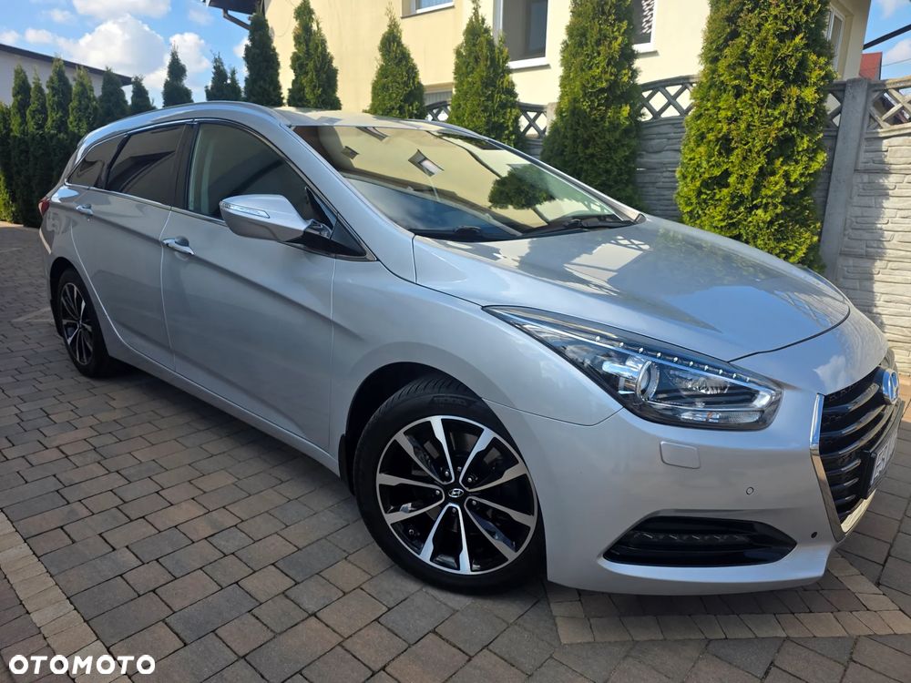 Hyundai i40 Kombi 1.7 CRDi DCT Premium - 11