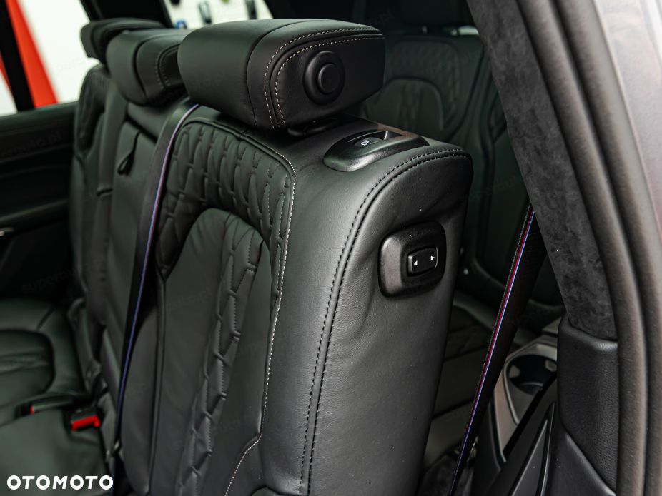 BMW X7 - 36