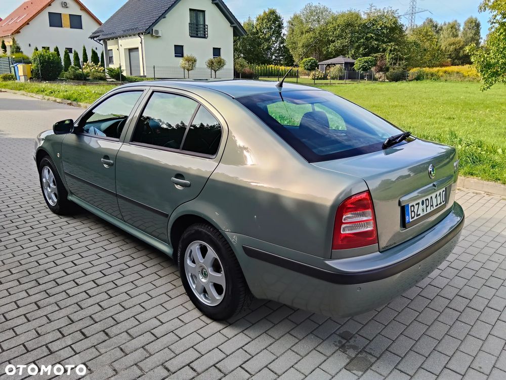 Skoda Octavia 1.8 T Elegance - 8
