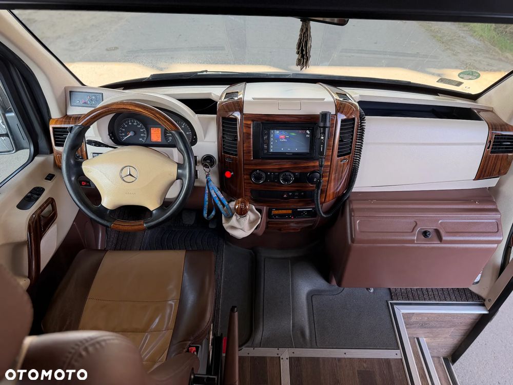 Mercedes-Benz Sprinter - 13
