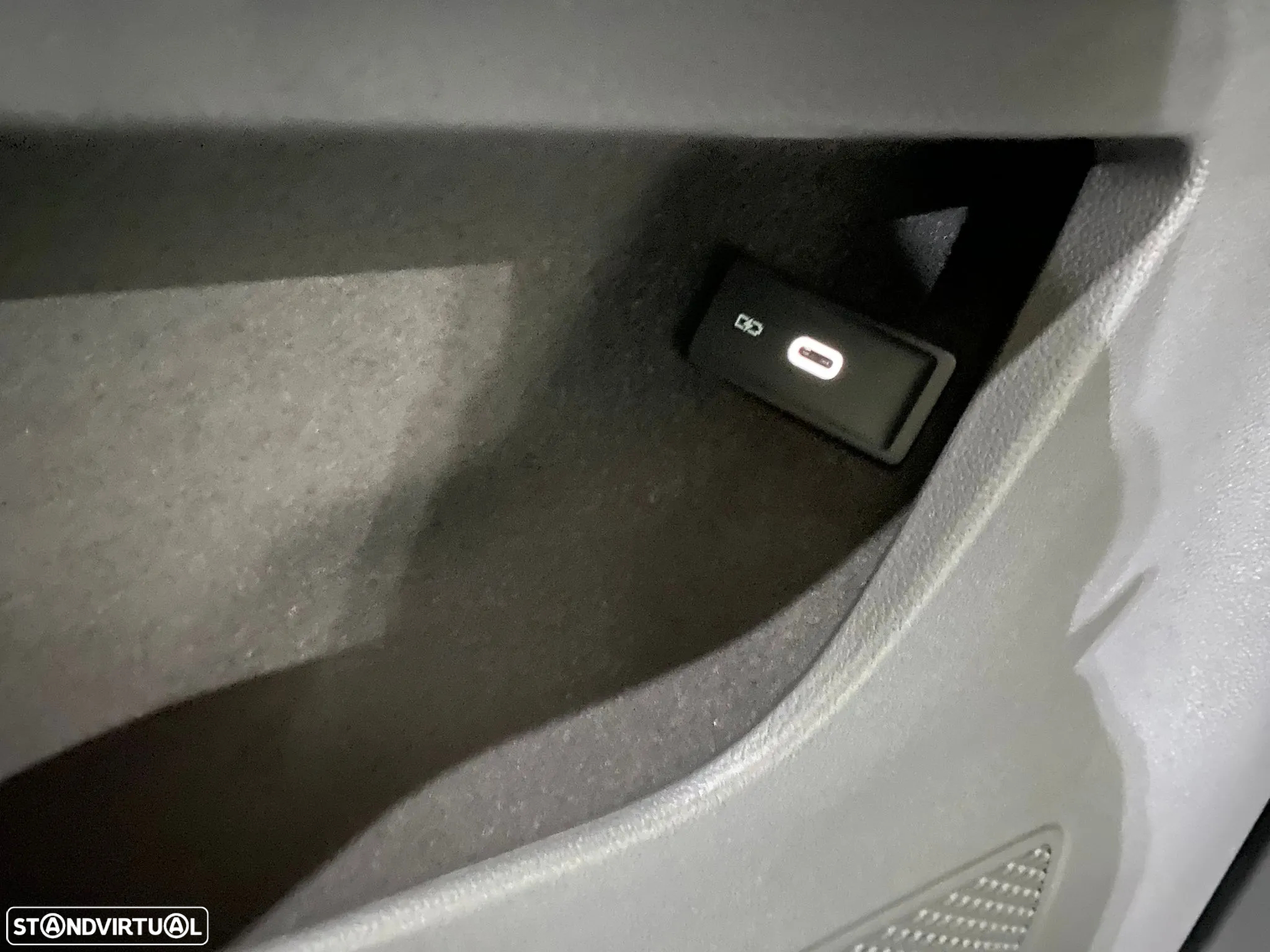 VW Multivan 1.5 TSI e-Hybrid Life DSG - 35