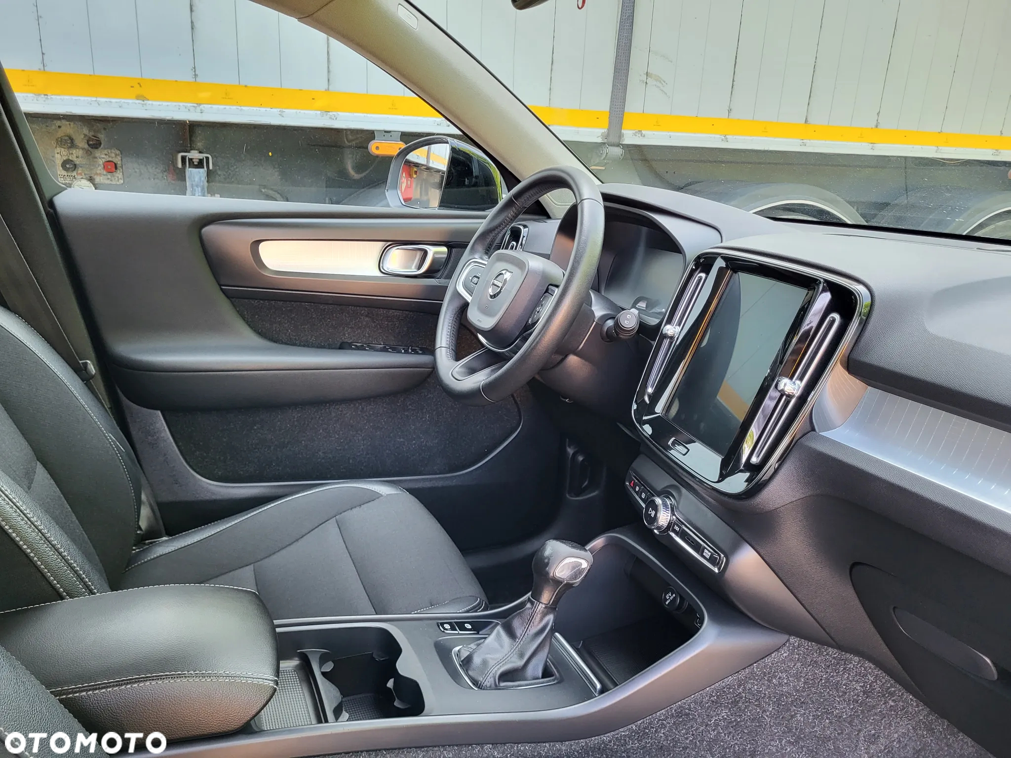 Volvo XC 40 T3 Momentum - 34