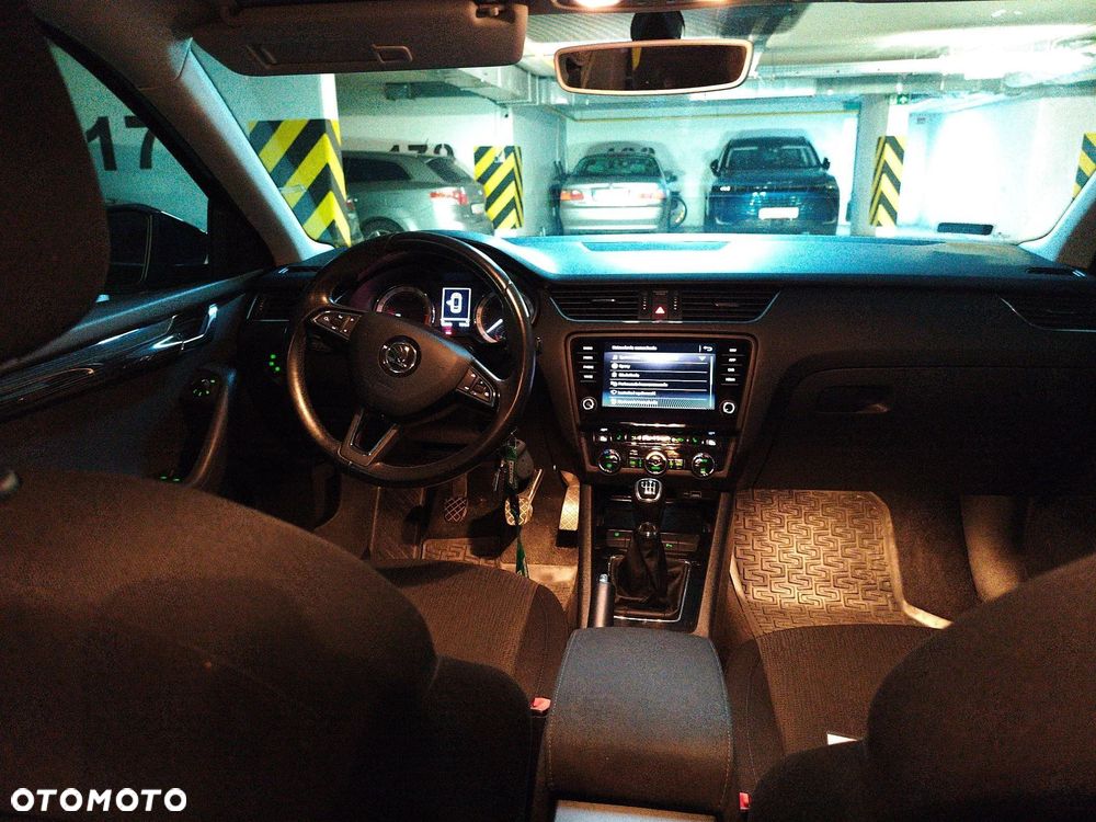 Skoda Octavia 2.0 TDI SCR Ambition - 5