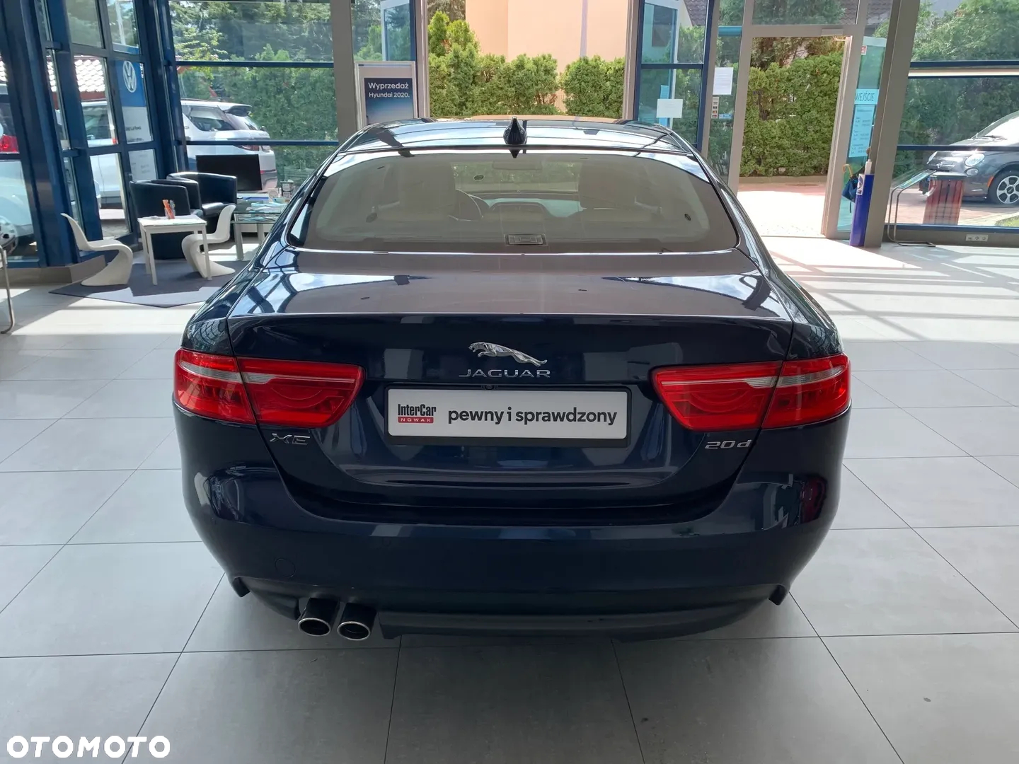Jaguar XE 2.0 D Prestige - 5