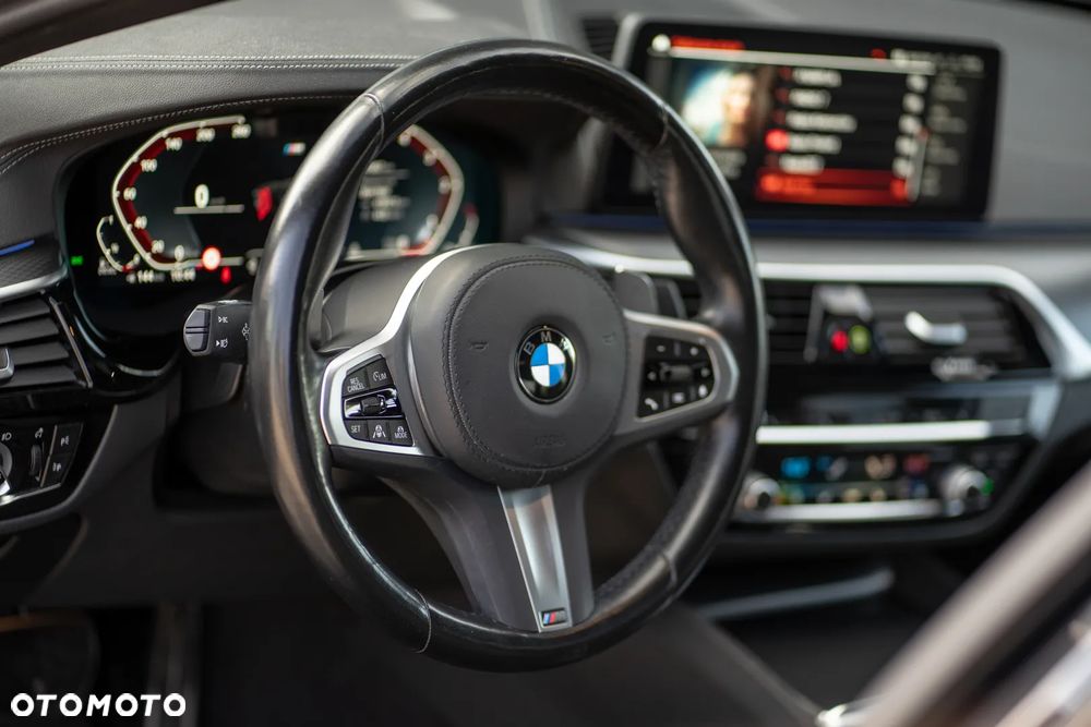 BMW Seria 5 520d M Sport sport - 39
