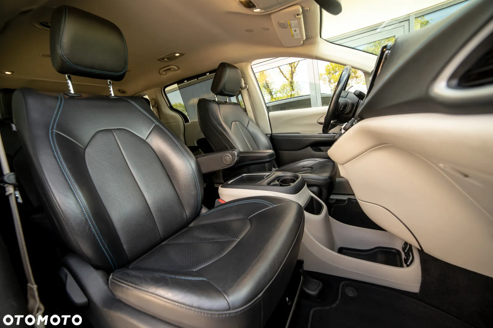 Chrysler Pacifica - 39