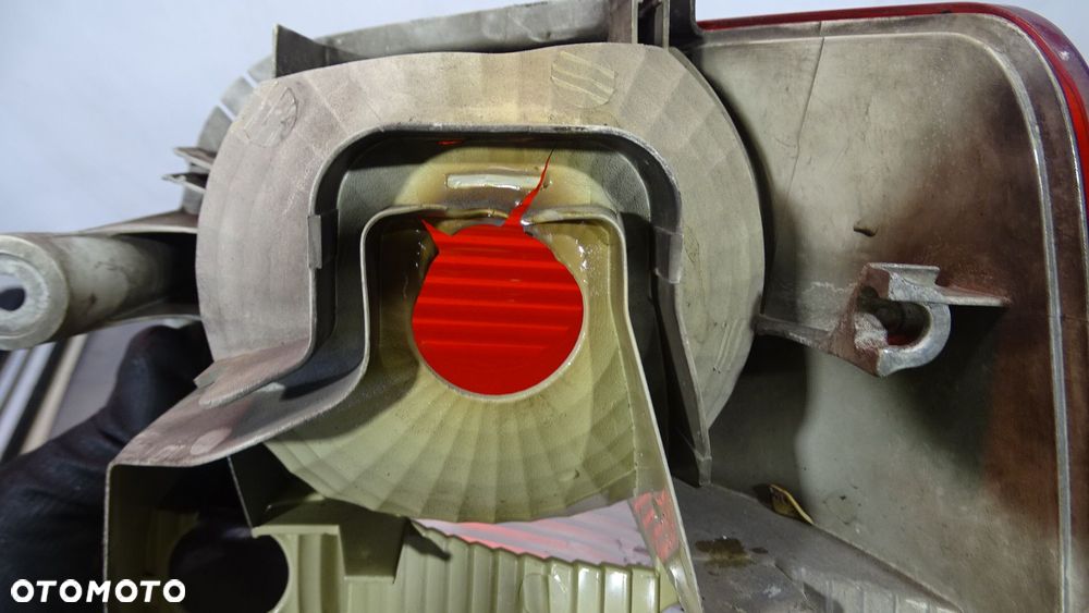 LAMPA LEWA TYLNA VOLKSWAGEN TOURAN I 1.9 - 8