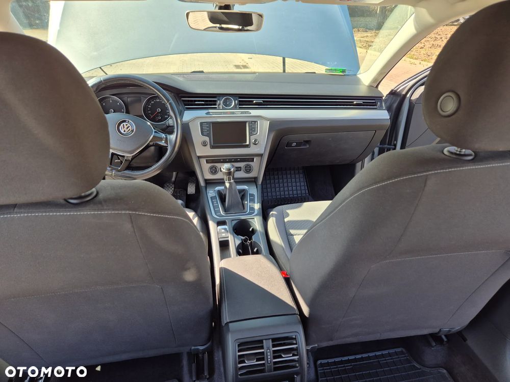 Volkswagen Passat 1.6 TDI BMT Trendline - 13