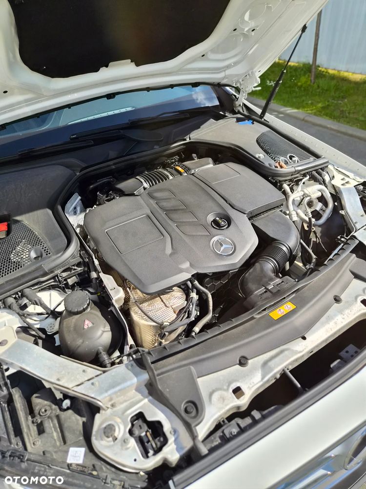 Mercedes-Benz Klasa E 220 d 4-Matic AMG - 32