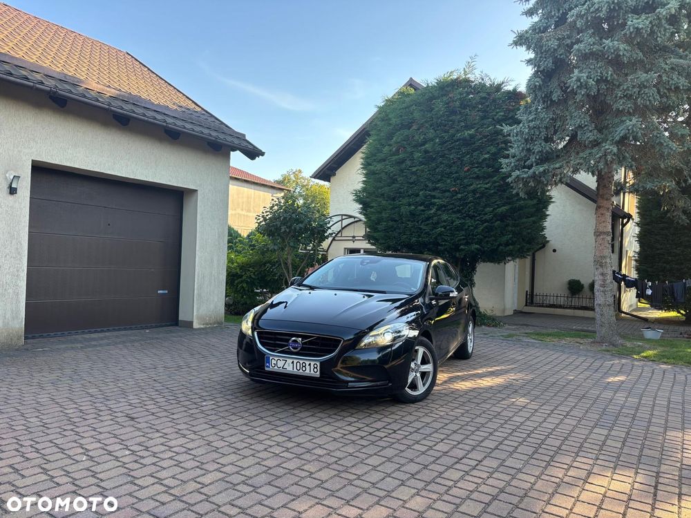Volvo V40 D4 Momentum - 1
