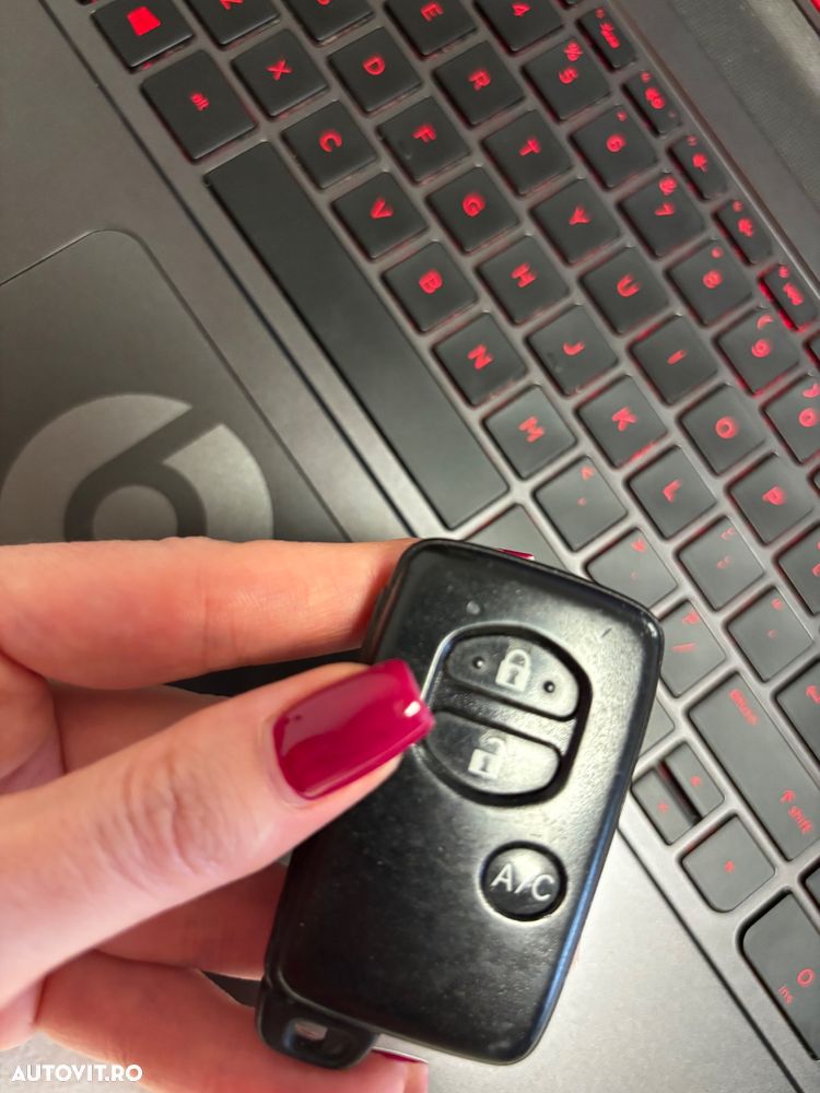 Toyota Prius (Hybrid) Sol - 20