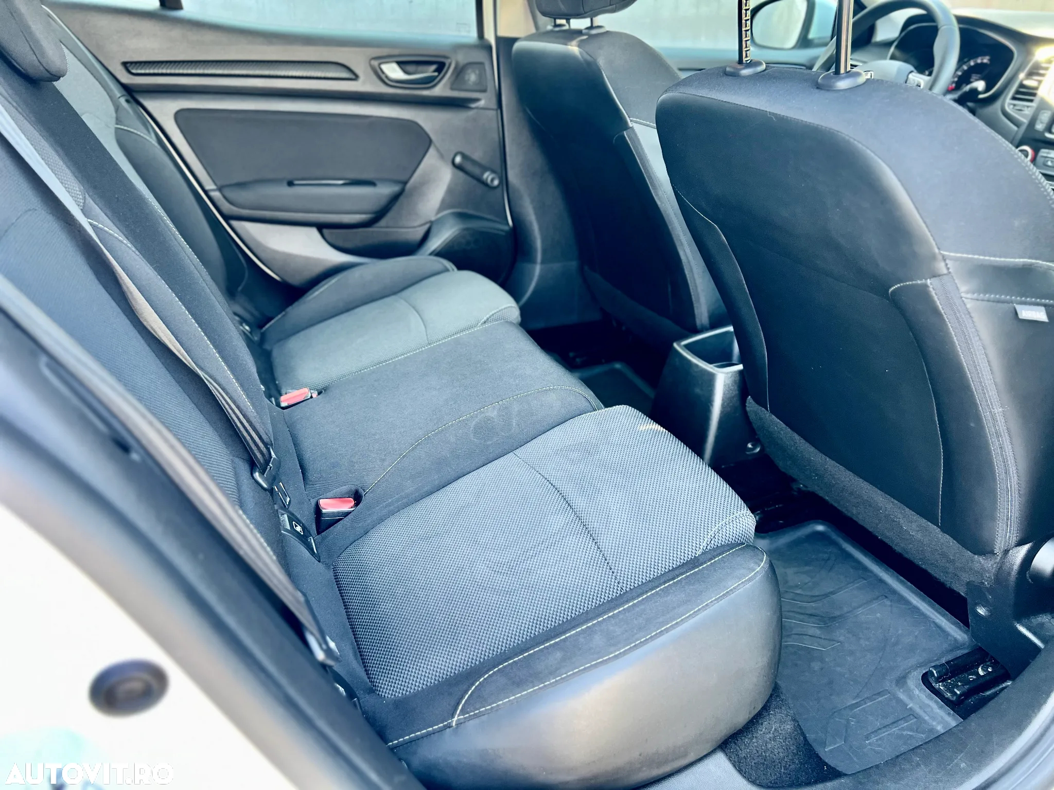 Renault Megane TCe GPF Zen - 31
